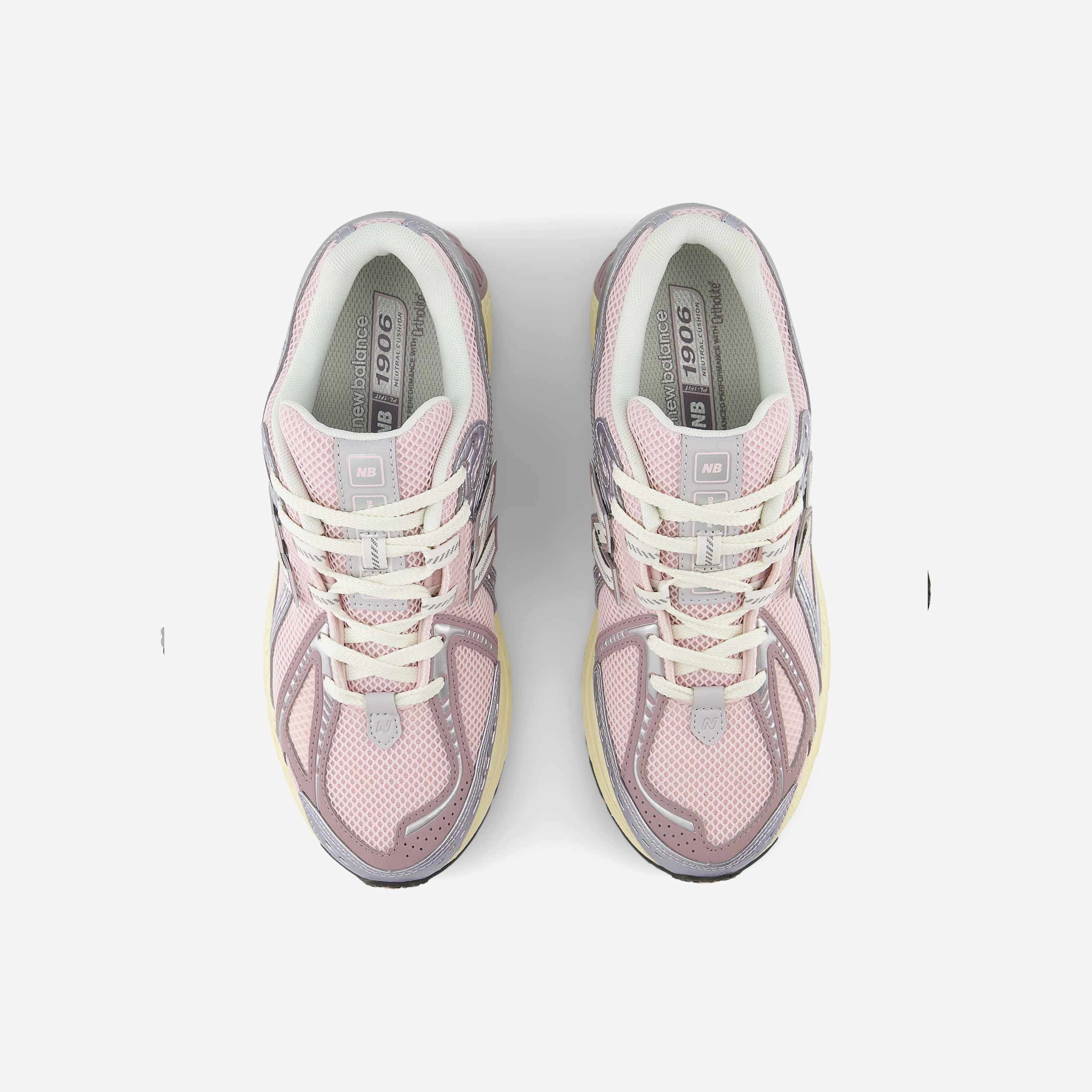 1906R Nike Max 1 sneakers