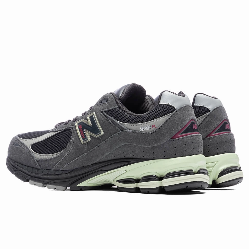 2002R - Magnet/Hi-pink New Balance Sport & Comfort Shoes