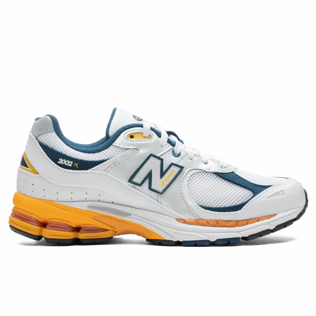2002R - NB White New Balance shoes for walking and running