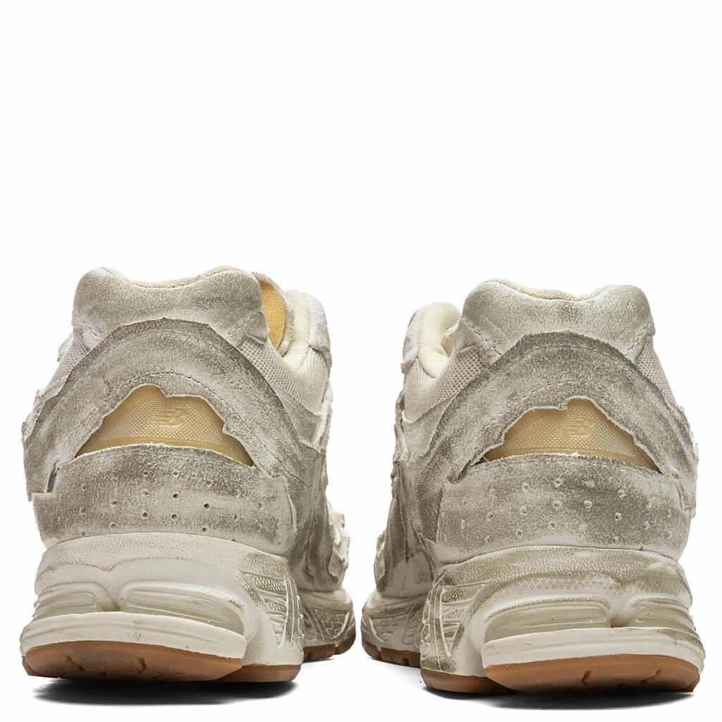 2002R "Protection Pack Distressed" - Sea Salt/Gum New Balance Sport & Comfort Shoes
