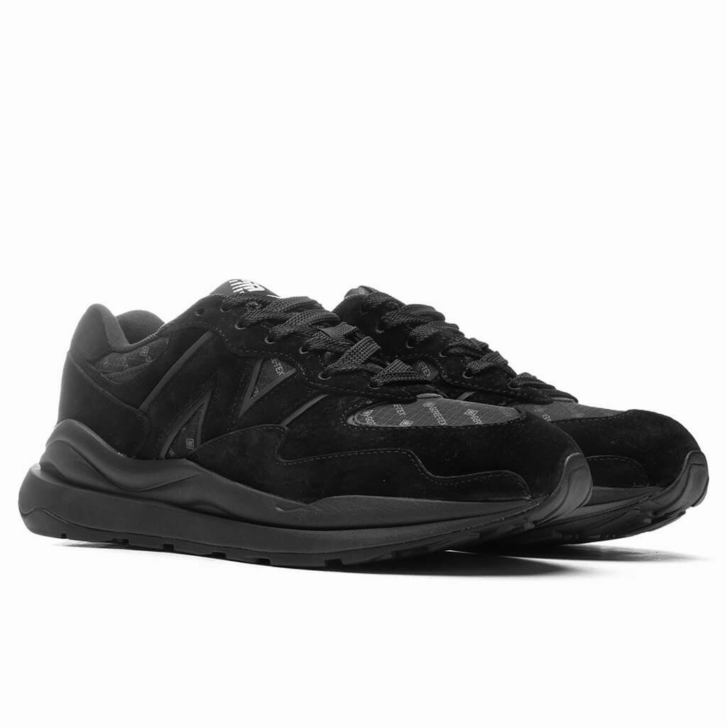 57/40 - Black/NB White New Balance Sport & Comfort Shoes
