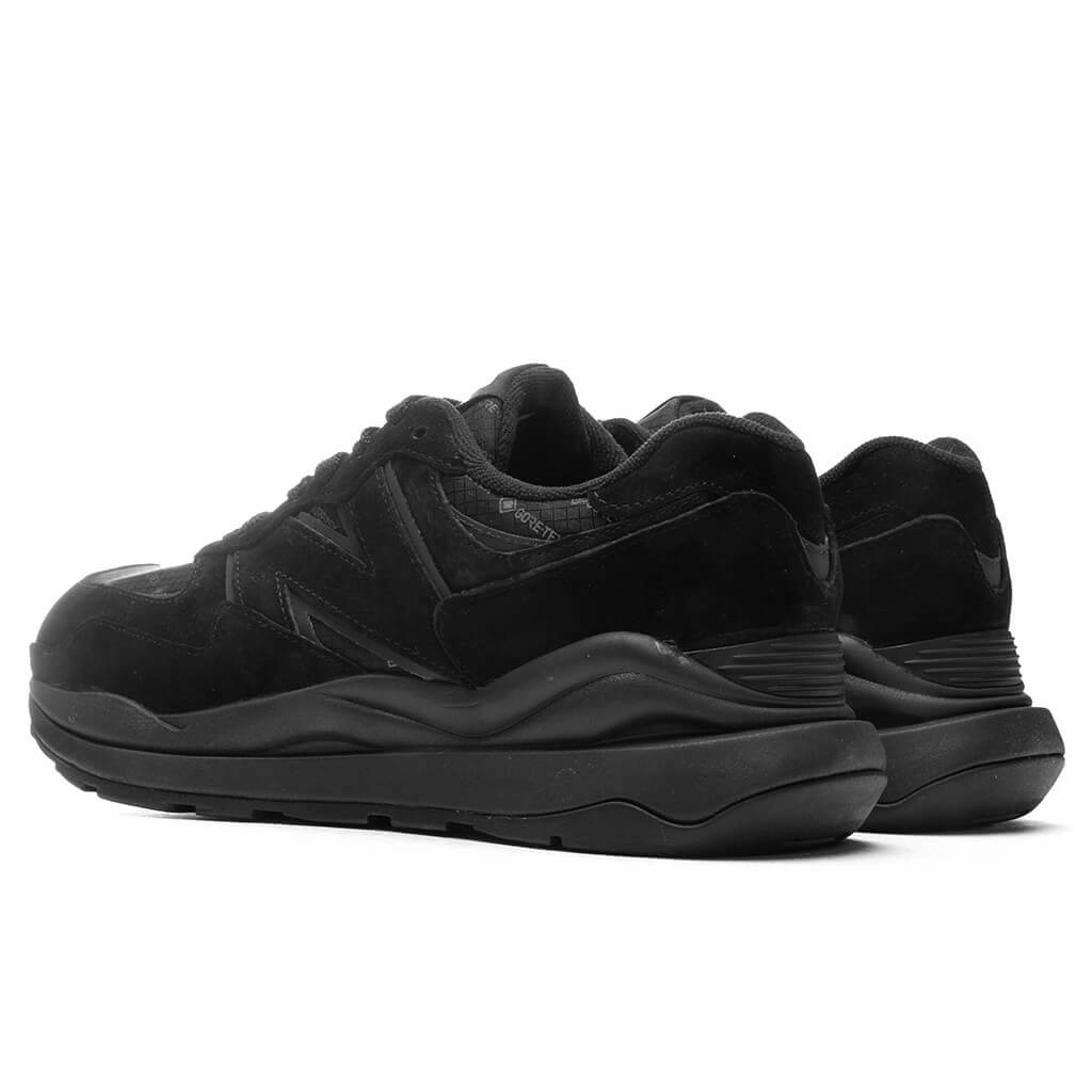 57/40 - Black/NB White New Balance Sport & Comfort Shoes