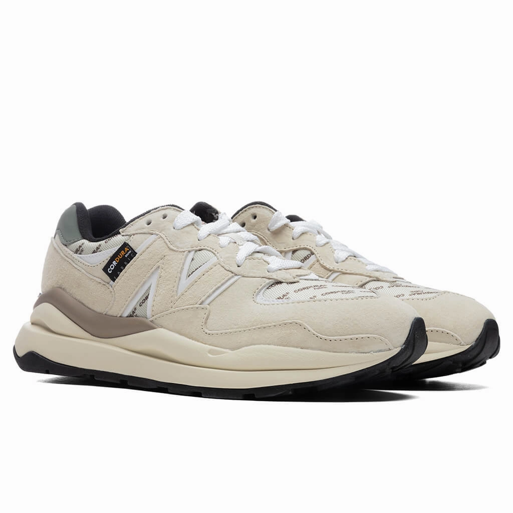 57/40 - Sulphur Yellow/Helium New Balance Sport & Comfort Shoes
