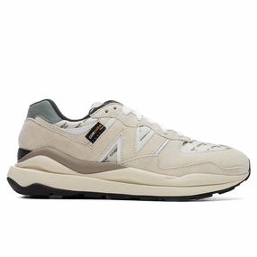 57/40 - Sulphur Yellow/Helium New Balance shoes for walking and running