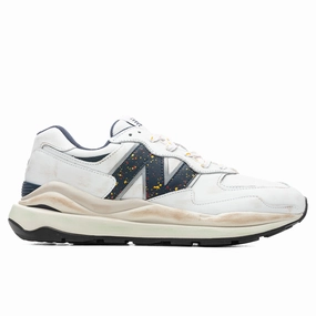 57/40 - White/Natural Indigo New Balance shoes for walking and running