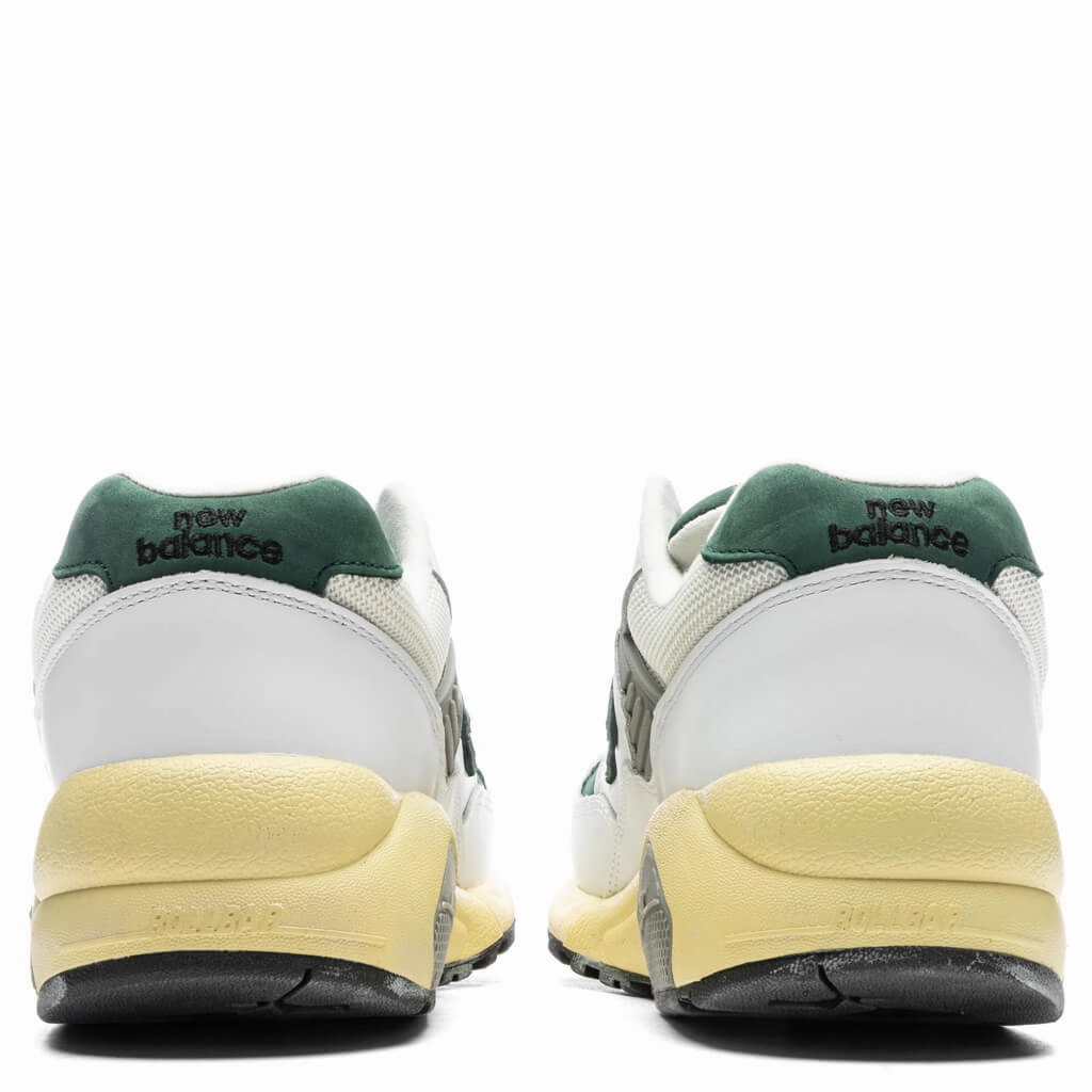 580R - White New Balance Sport & Comfort Shoes