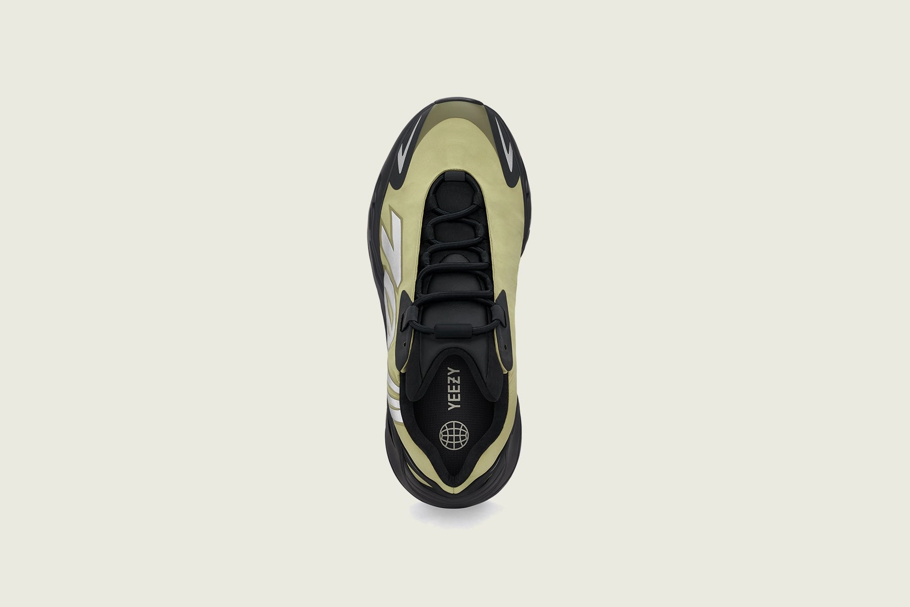 700 MNVN - Resin Adidas Classic Street Sneakers