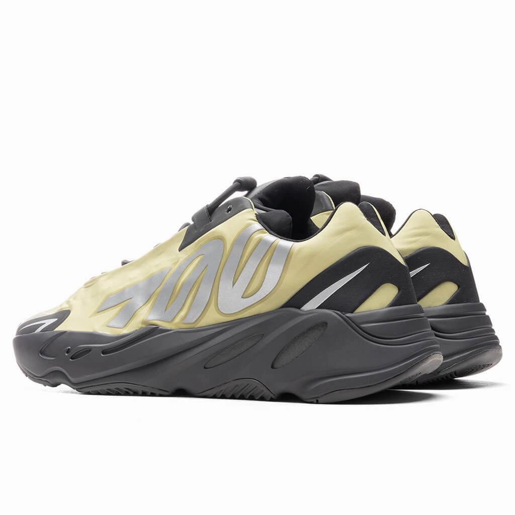 700 MNVN - Resin Adidas Classic Street Sneakers