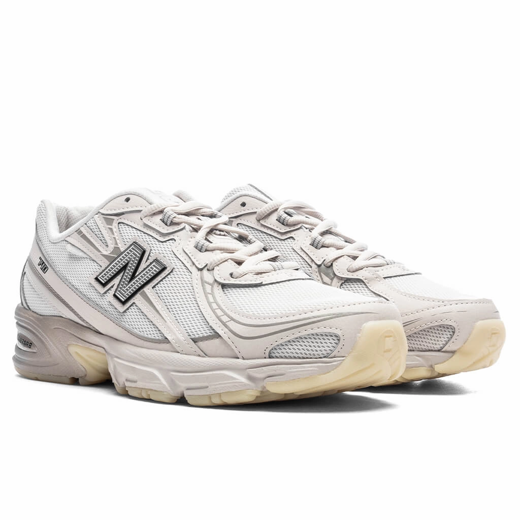 740 - Moonbeam/Arid Stone/Black New Balance Sport & Comfort Shoes