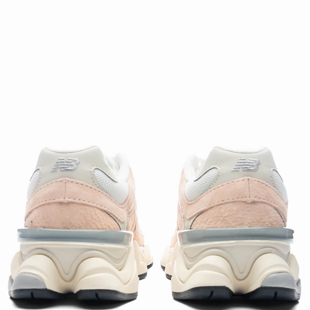 9060 - Vintage Rose/Sea Salt/Silver Metallic New Balance Sport & Comfort Shoes