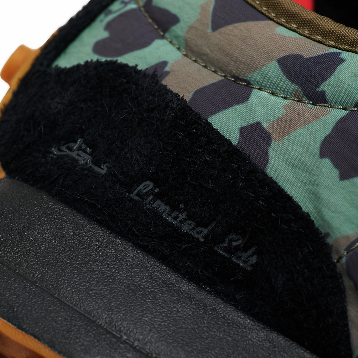   Limited Edt   SBTG 327 'Urban Islander' New Balance sneaker close-ups