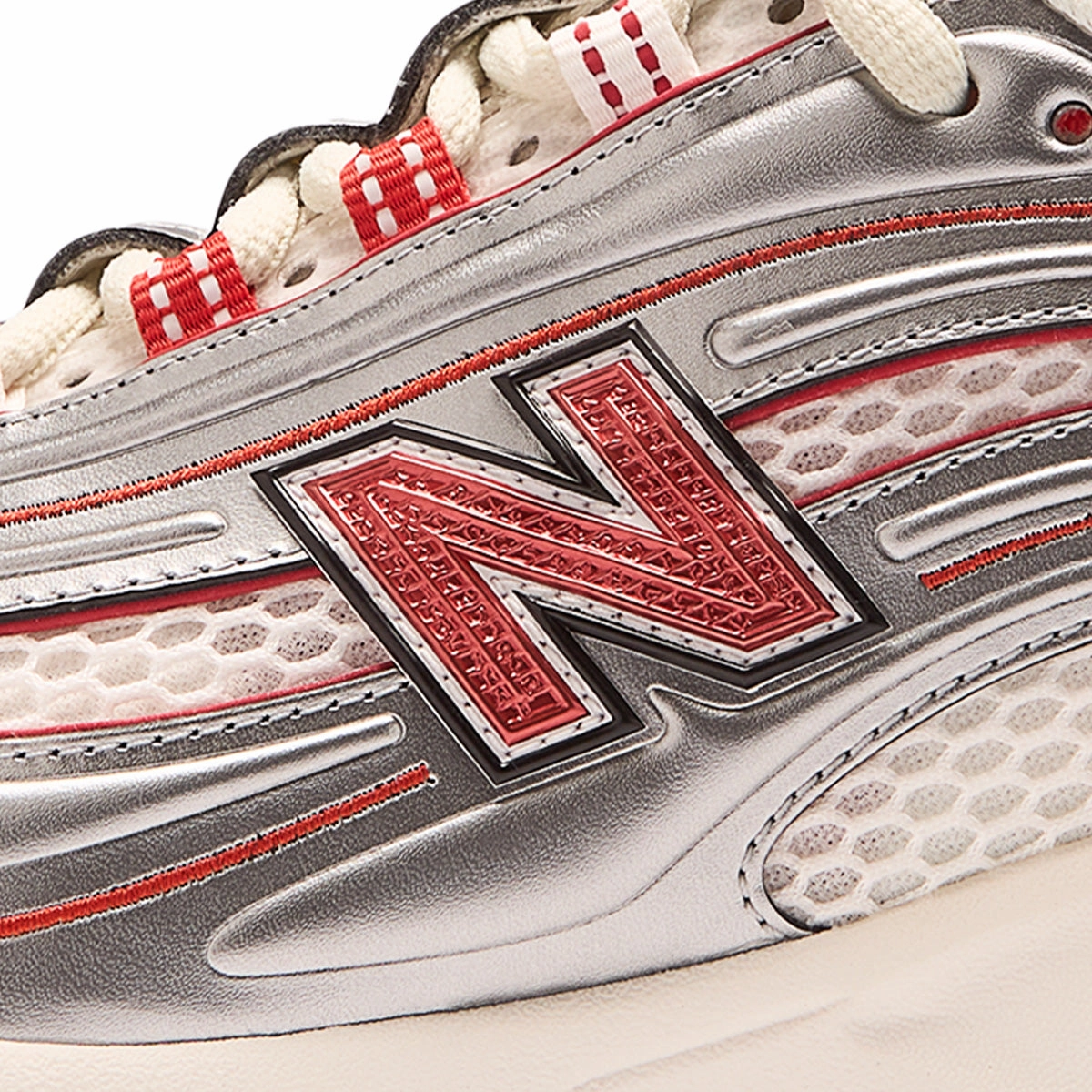   thisisneverthat 1000 'Silver Valiant Poppy' New Balance sneaker close-ups