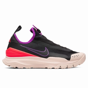 ACG Zoom Air AO - Black/Laser Crimson Nike trainers with responsive foam