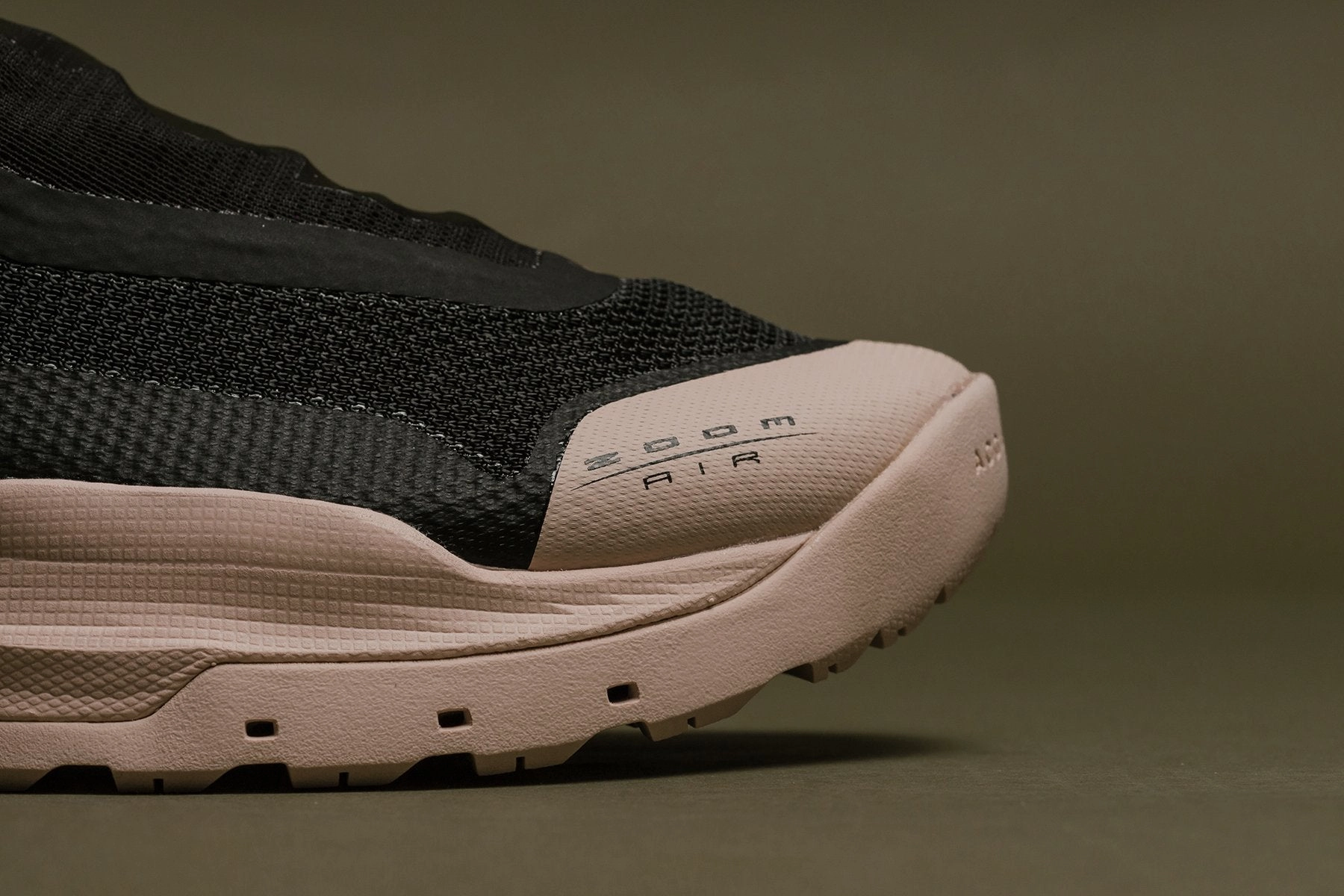 ACG Zoom Air AO - Black/Laser Crimson Nike Foam Comfort Trainers