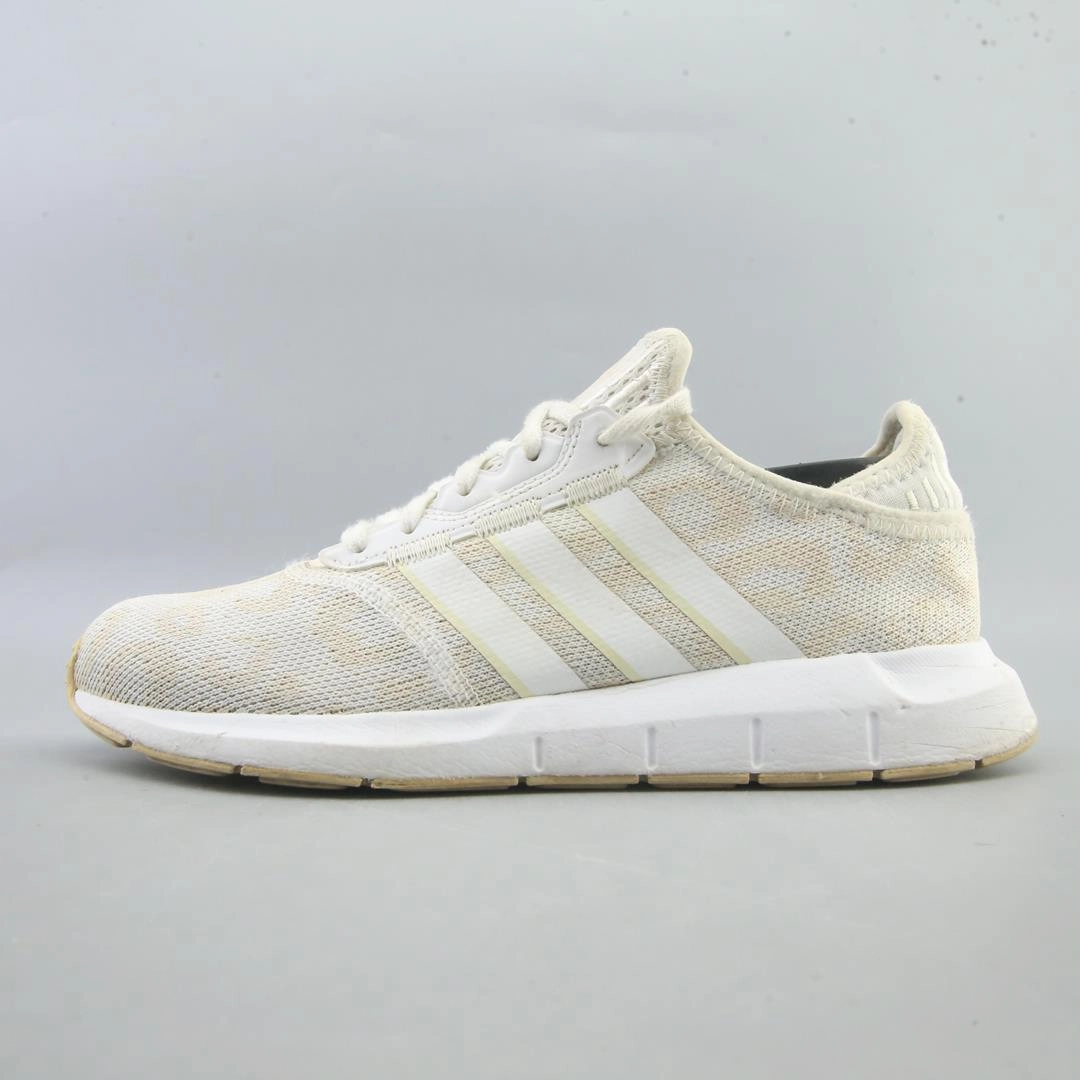 ADIDAS  SWIFT RUN X Adidas performance runners