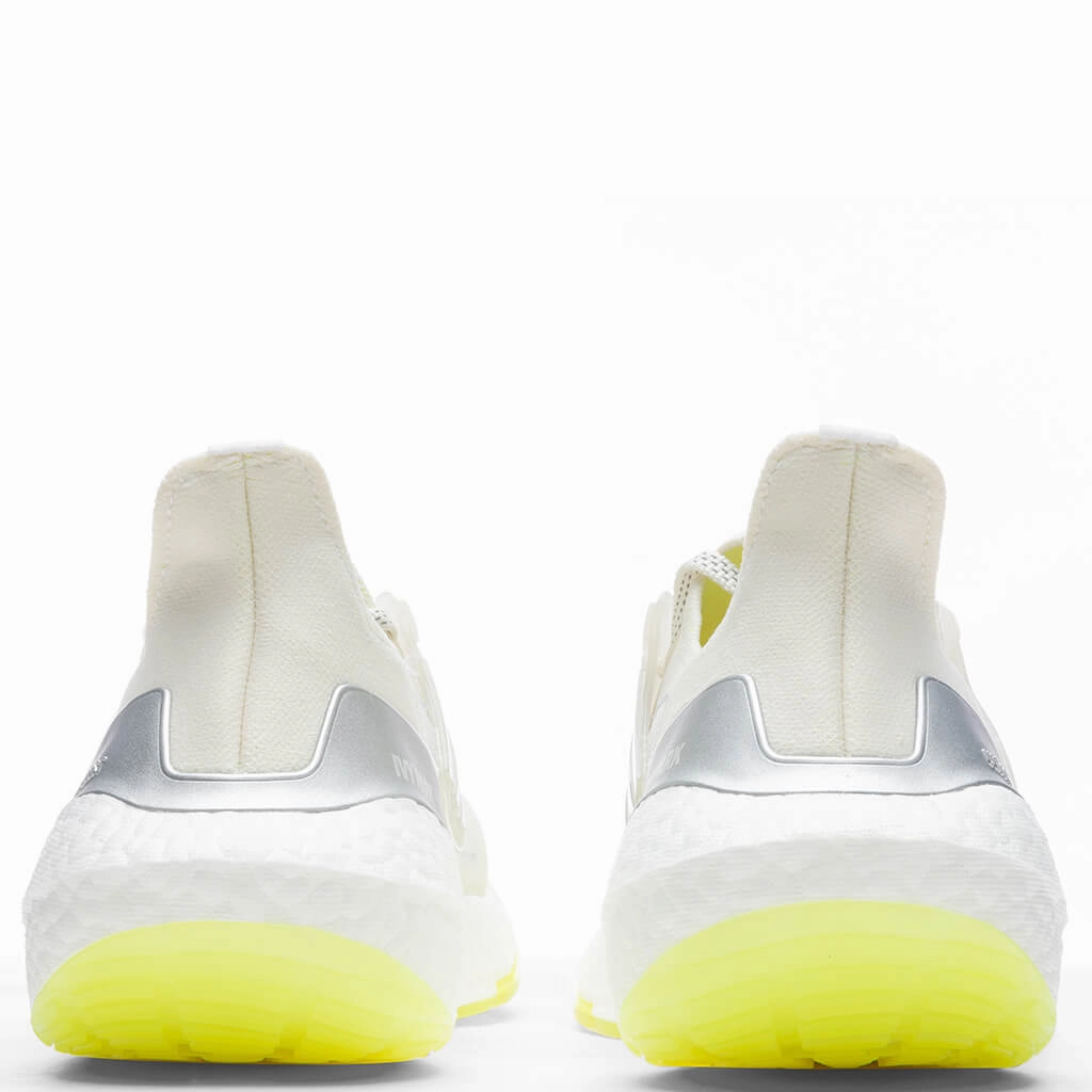Adidas x IVY PARK Ultraboost - Off White/Silver Metallic/Cloud White Adidas Classic Street Sneakers