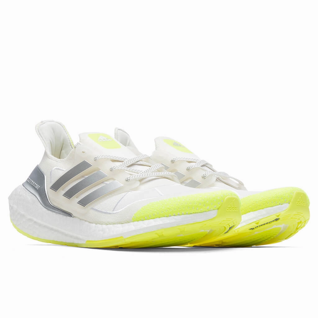 Adidas x IVY PARK Ultraboost - Off White/Silver Metallic/Cloud White Adidas Classic Street Sneakers