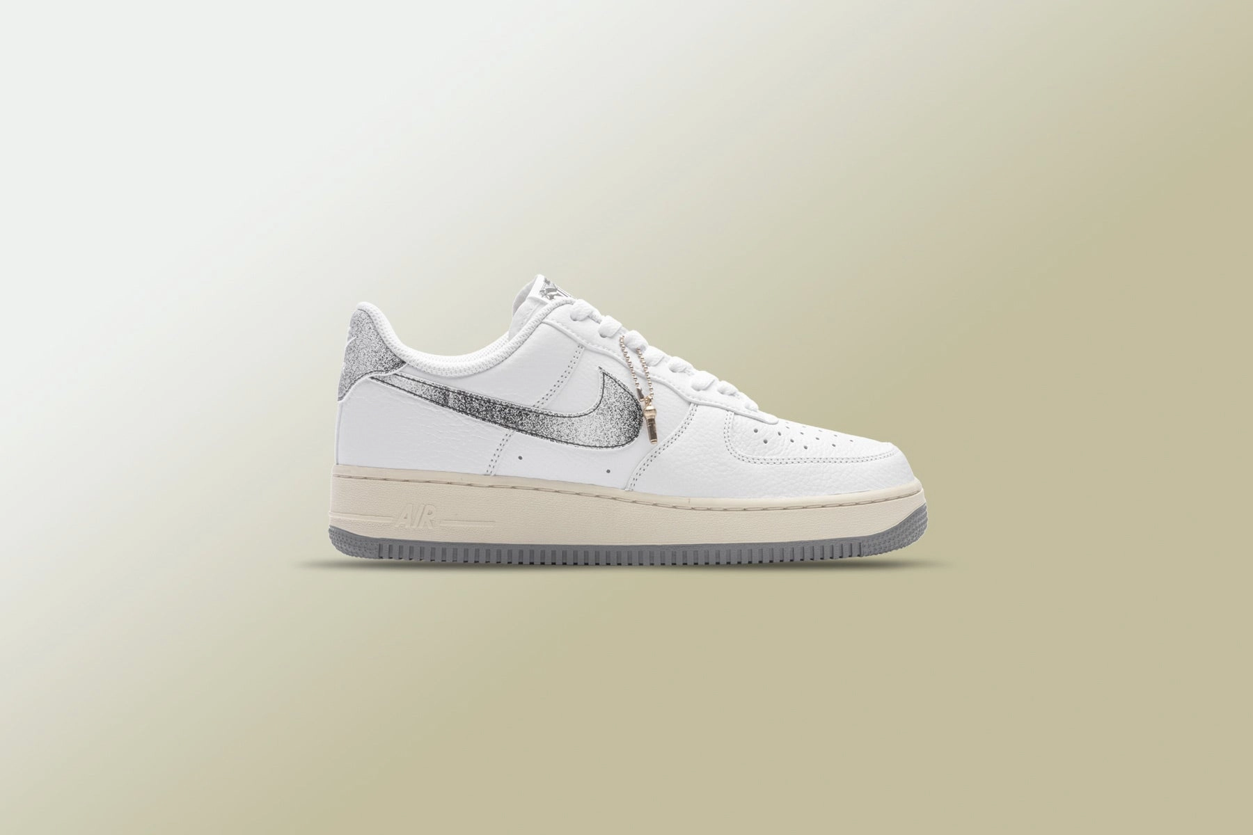Air Force 1 07 LX - White/Smoke Grey/Beach Nike trainers with responsive foam
