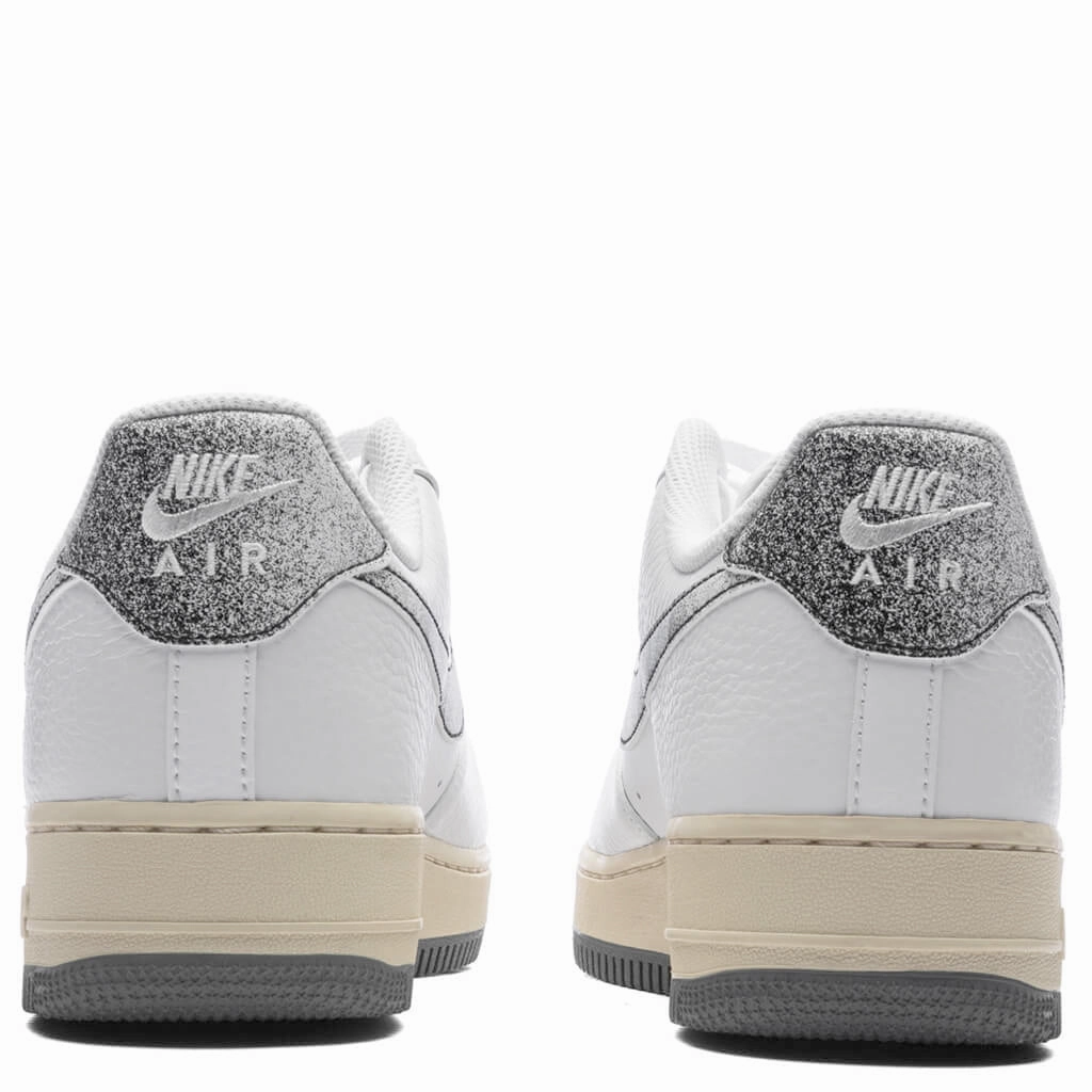 Air Force 1 07 LX - White/Smoke Grey/Beach Nike trainers with responsive foam