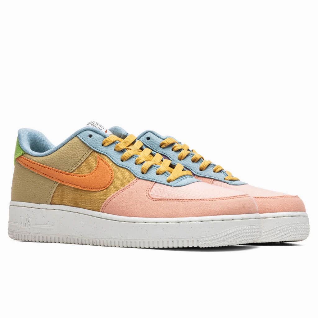 Air Force 1 '07 LV8 - Sanded Gold/Hot Curry/Wheat Grass Nike trainers with responsive foam