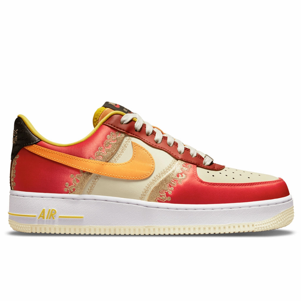 Air Force 1 '07 PRM Little Accra - Habanero Red/Light Curry/Coconut Milk Nike trainers with responsive foam