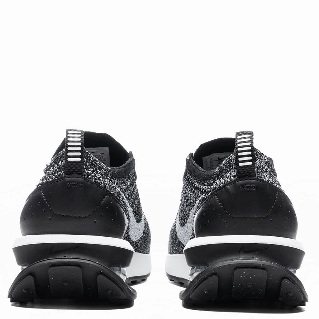 Air Max Flyknit Racer - Black/White Nike trainers with responsive foam