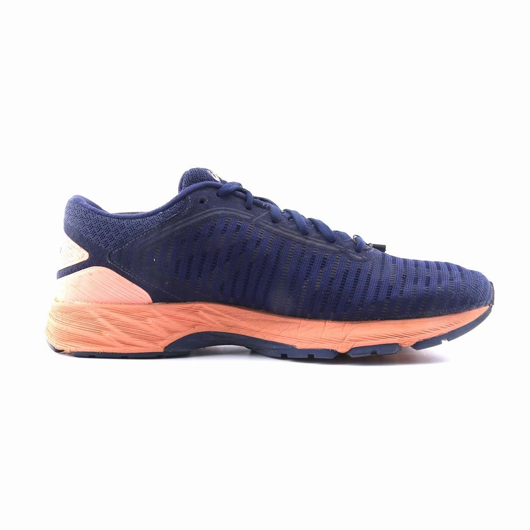 ASICS DYNA FLYTE 2 lightweight athletic shoe visuals