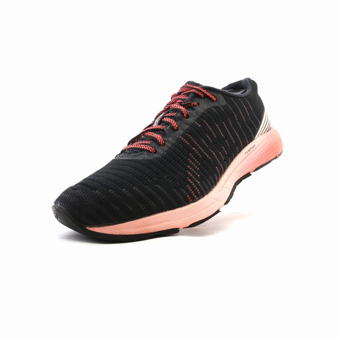 ASICS DYNAFLYTE 3 sporty Asics footwear images