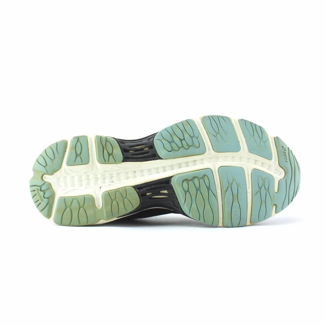 ASICS GEL-CUMULUS 19 lightweight athletic shoe visuals