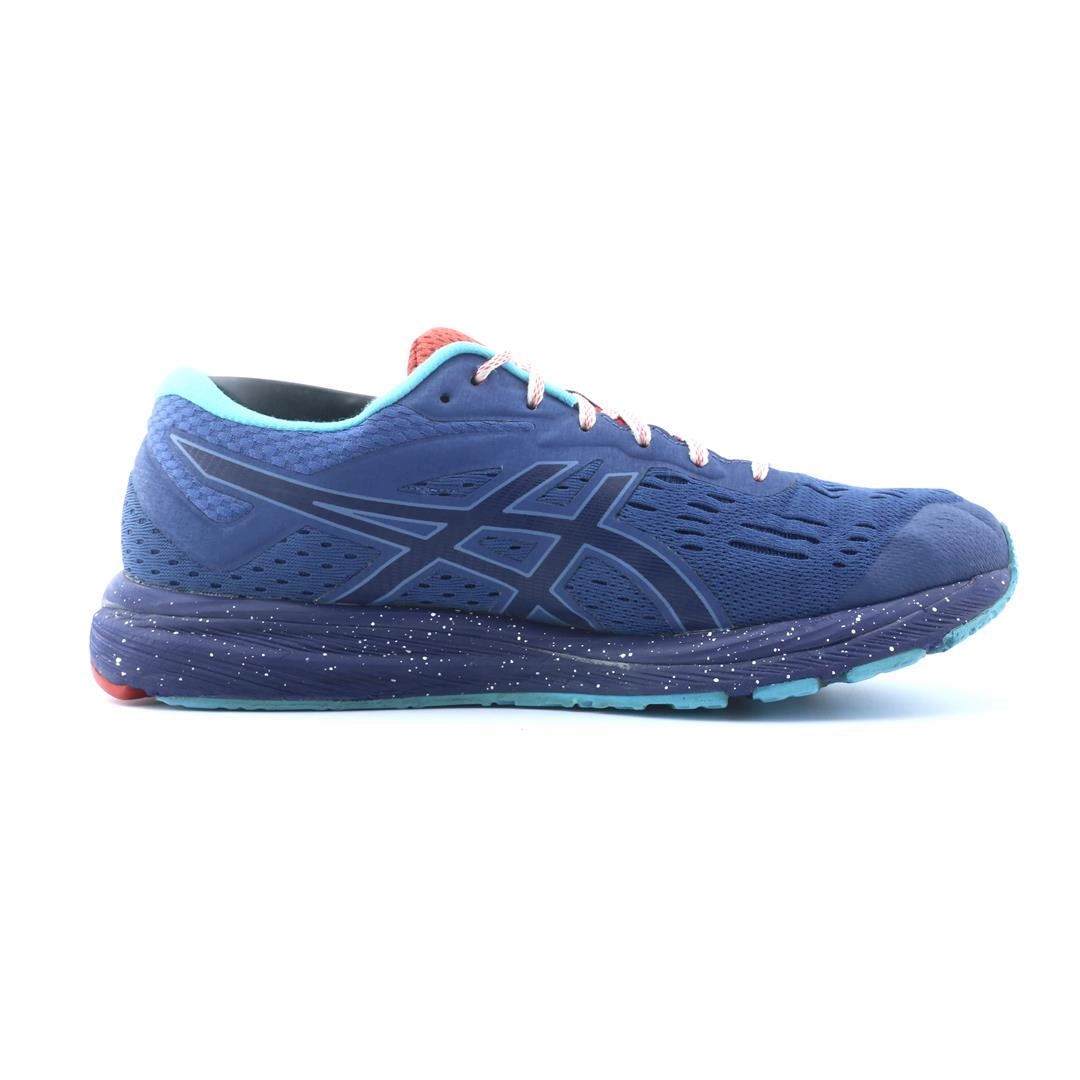 ASICS GEL-CUMULUS 20 trainer shoe design snapshots