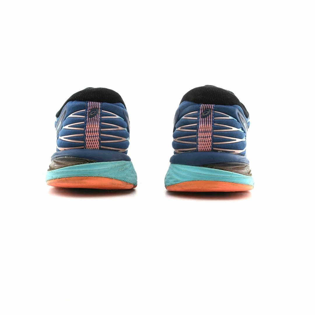 ASICS GEL CUMULUS 21 lightweight athletic shoe visuals