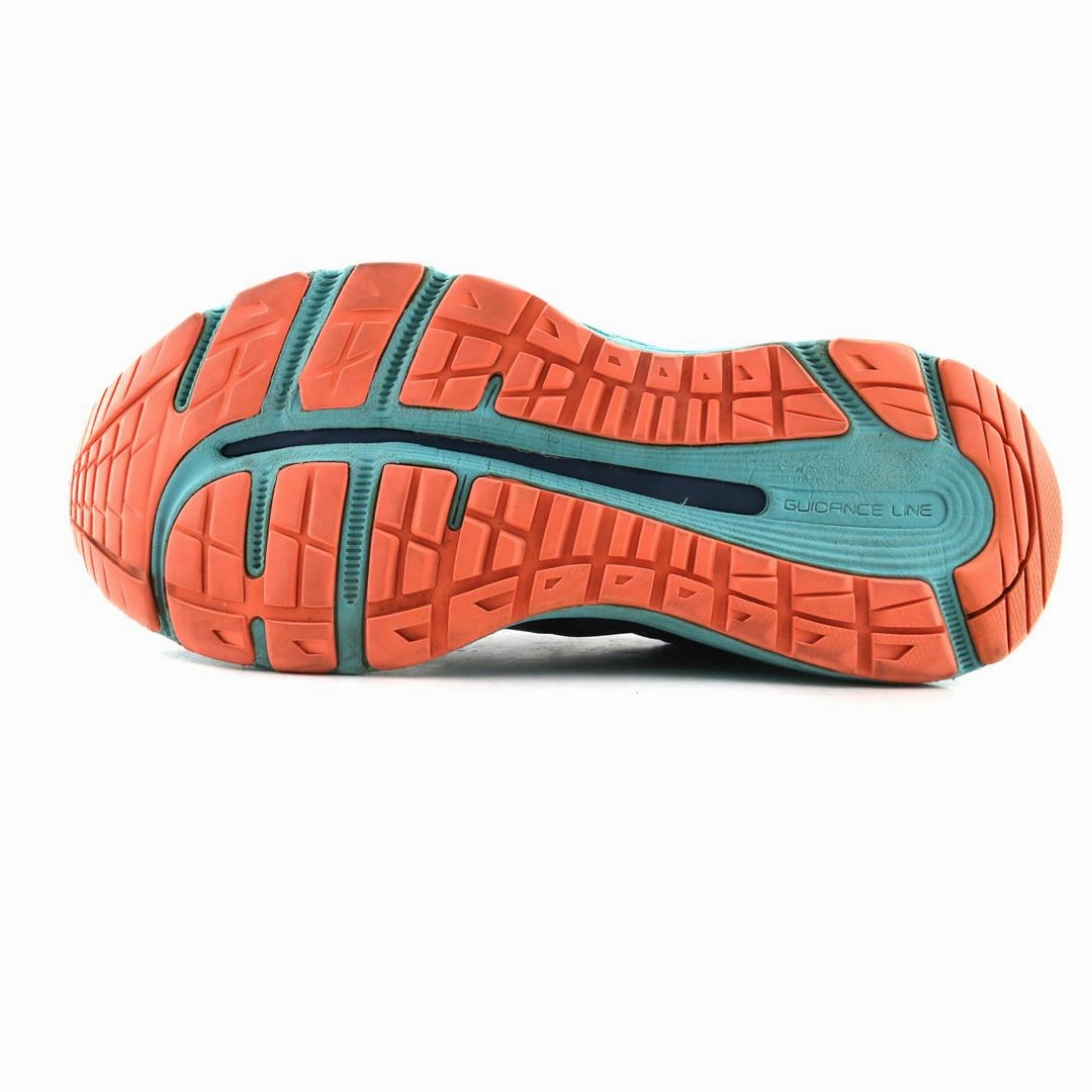 ASICS GEL CUMULUS 21 lightweight athletic shoe visuals