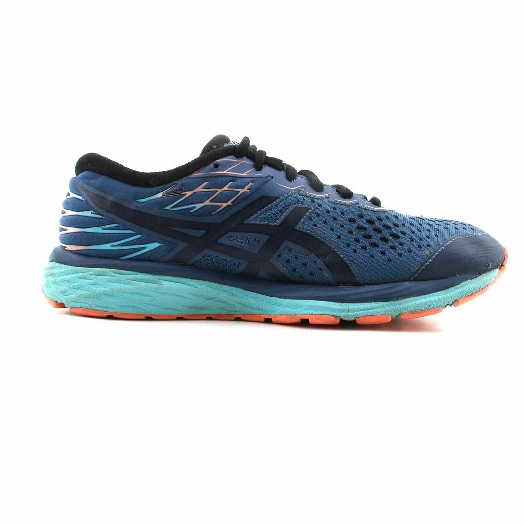 ASICS GEL CUMULUS 21 lightweight athletic shoe visuals
