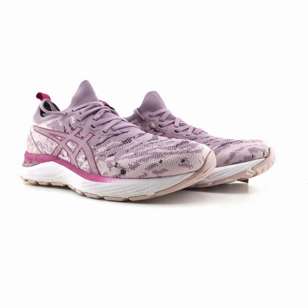 ASICS GEL CUMULUS 23 lightweight athletic shoe visuals