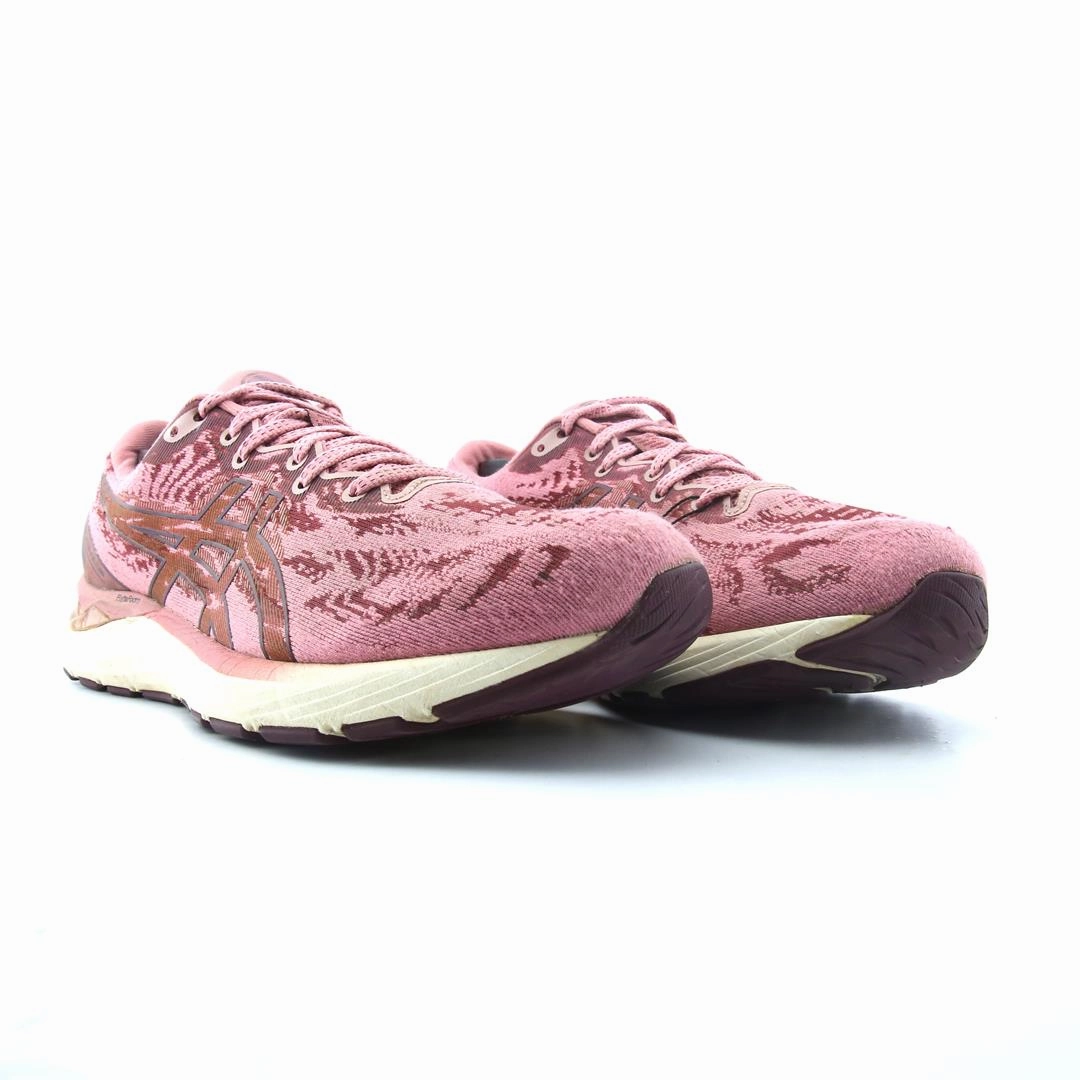 ASICS GEL CUMULUS 23 lightweight athletic shoe visuals