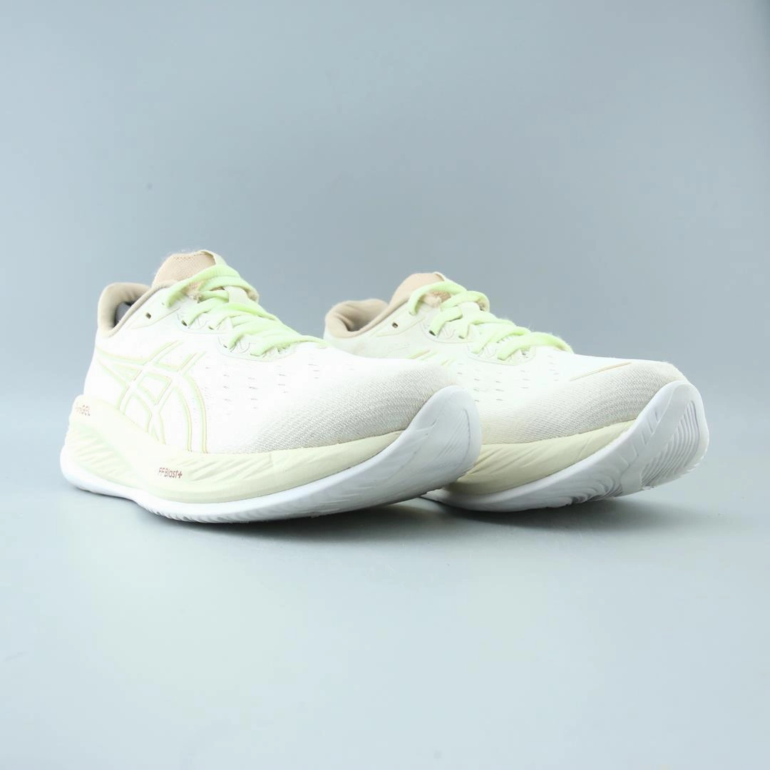 ASICS GEL CUMULUS 26 performance running shoe photos