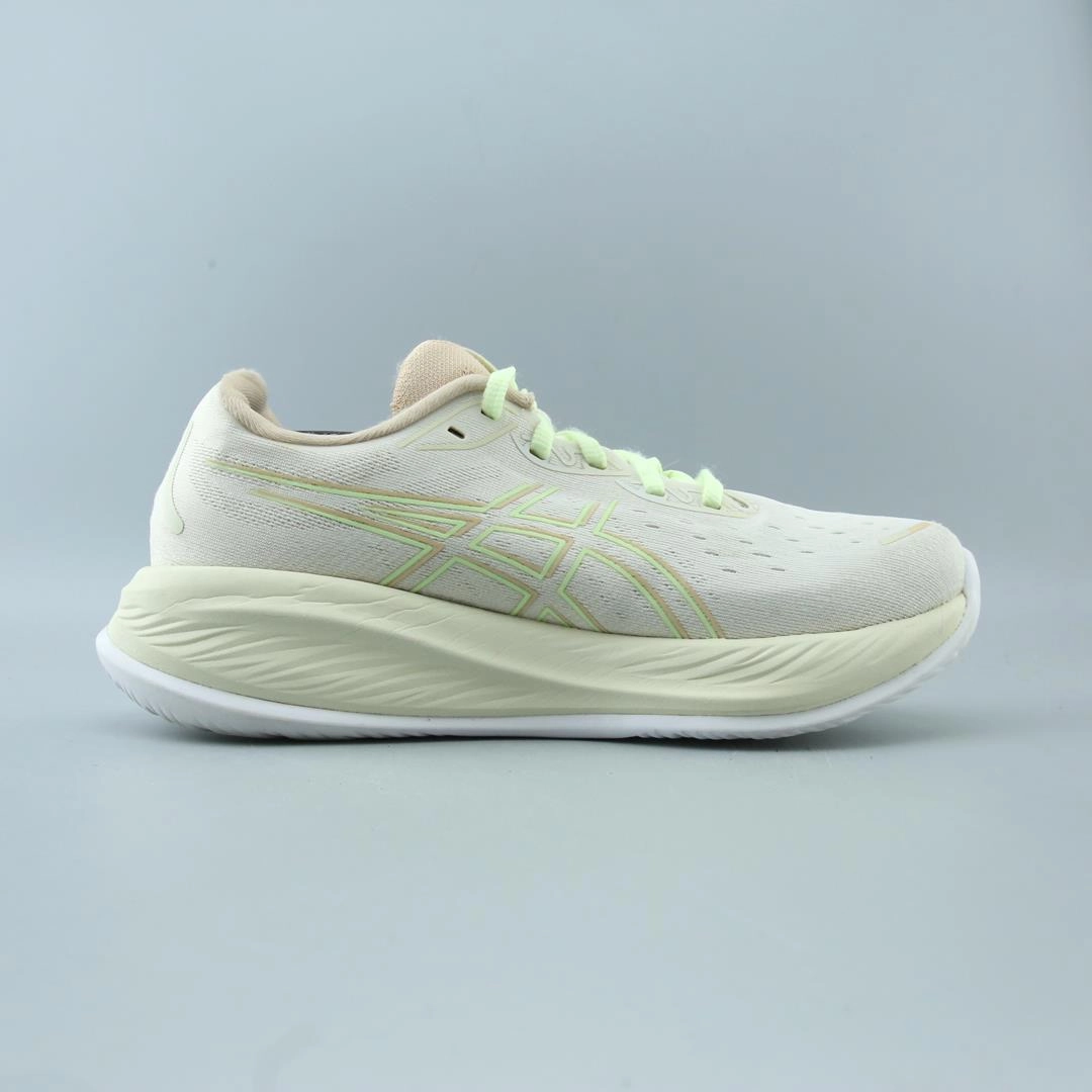 ASICS GEL CUMULUS 26 performance running shoe photos