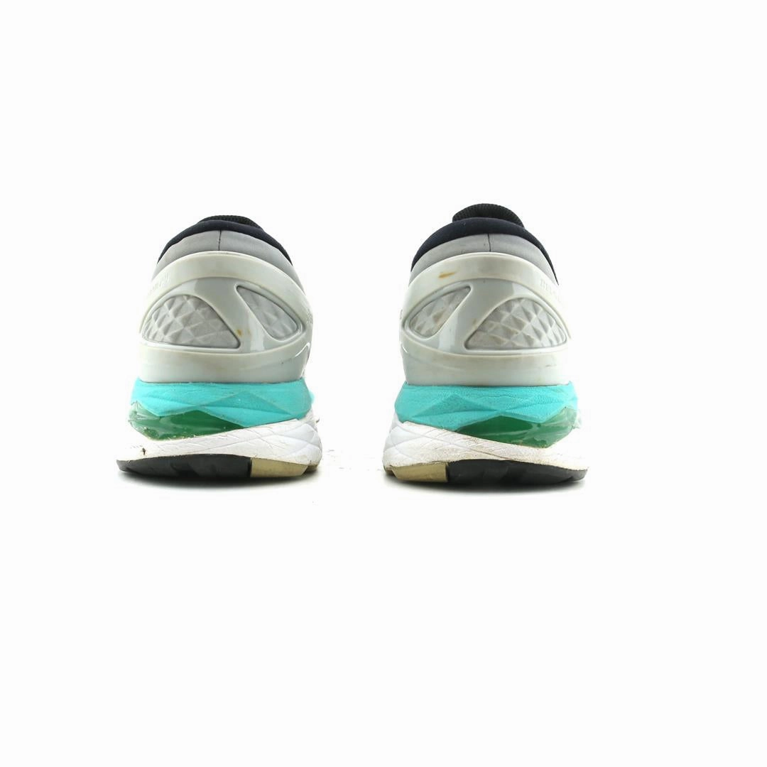 ASICS GEL KAYANO 24 sporty Asics footwear images