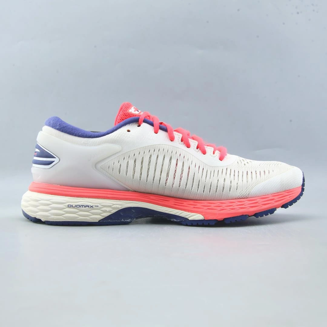 ASICS GEL KAYANO 25 lightweight athletic shoe visuals