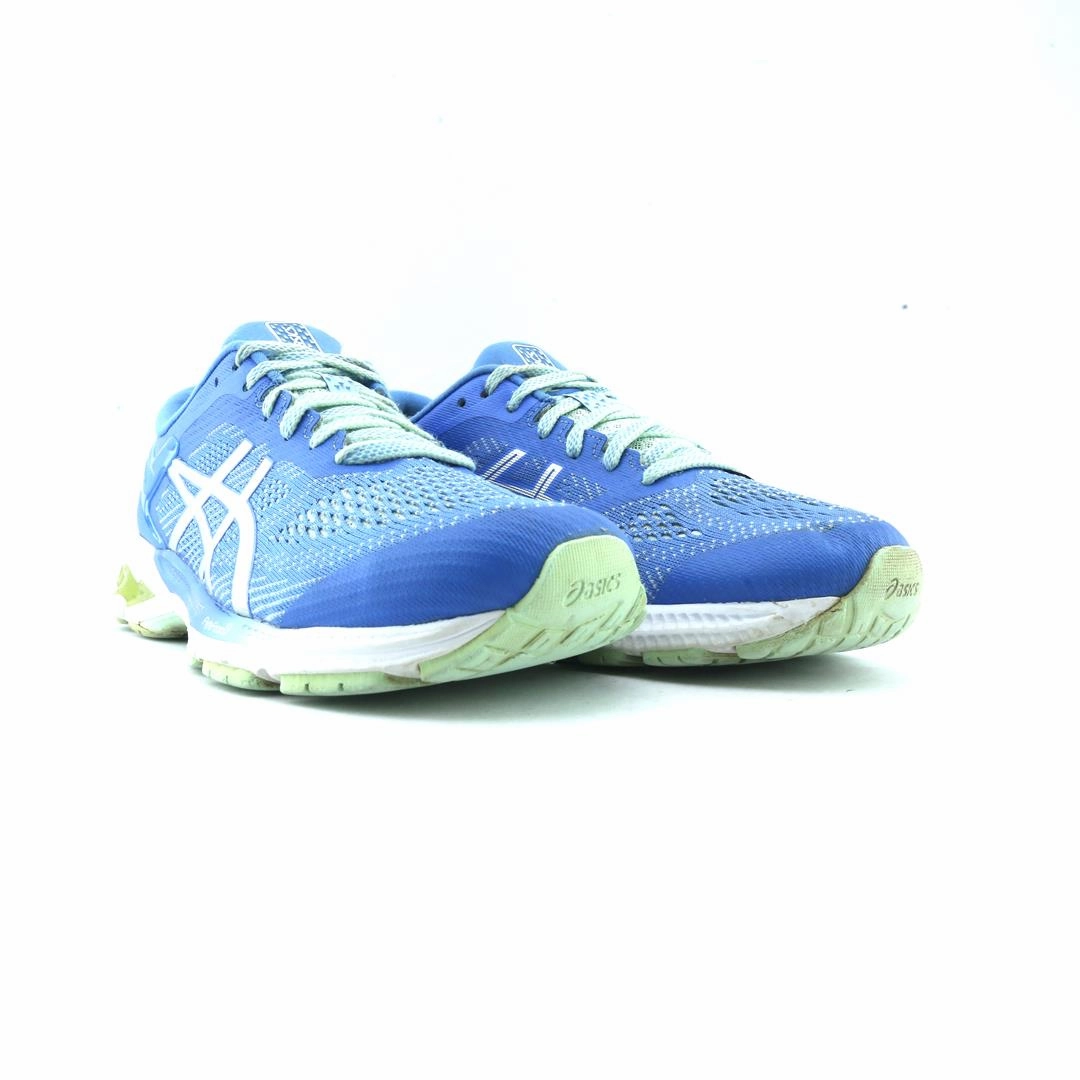 ASICS GEL-KAYANO 26 lightweight athletic shoe visuals
