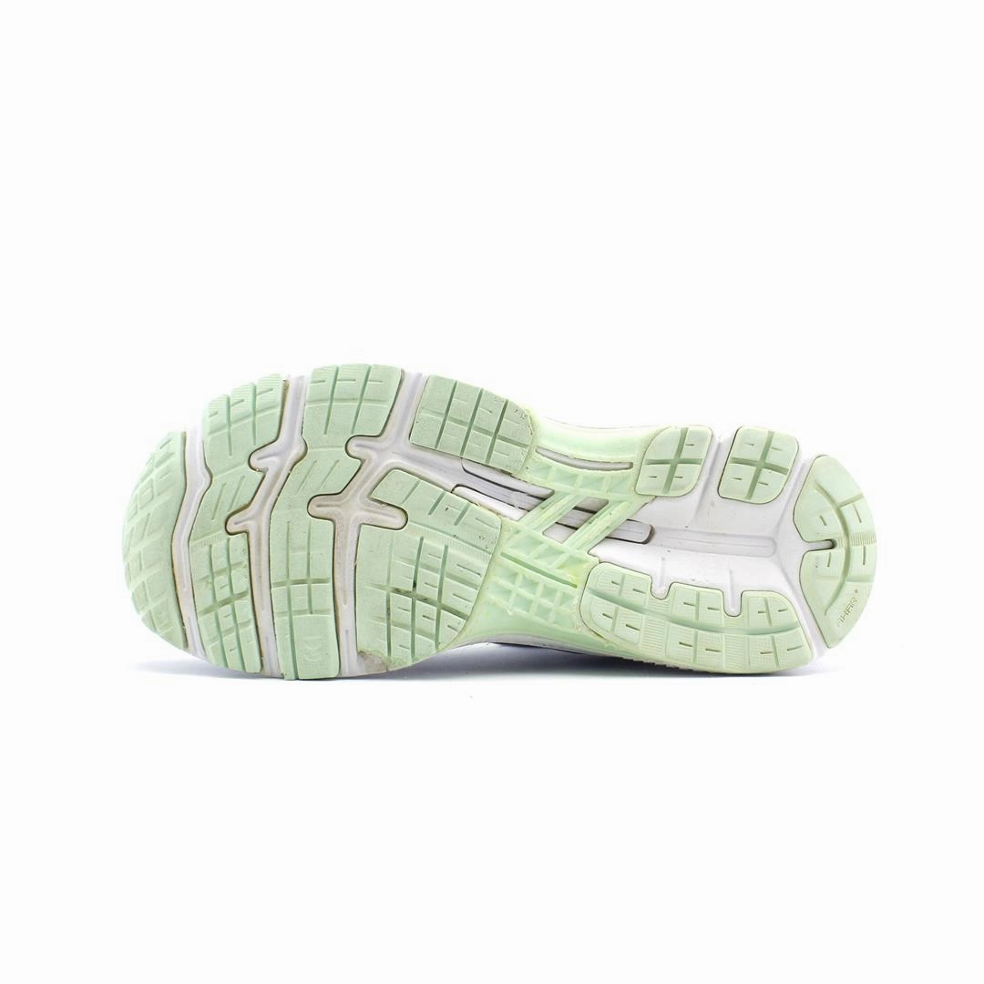 ASICS GEL-KAYANO 26 sporty Asics footwear images