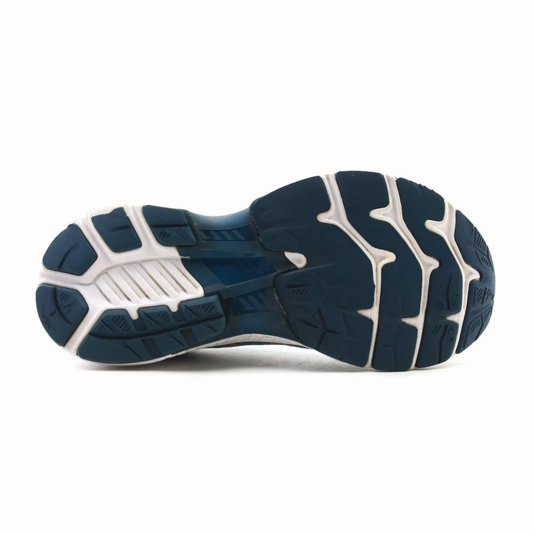 ASICS GEL-KAYANO 27 sporty Asics footwear images