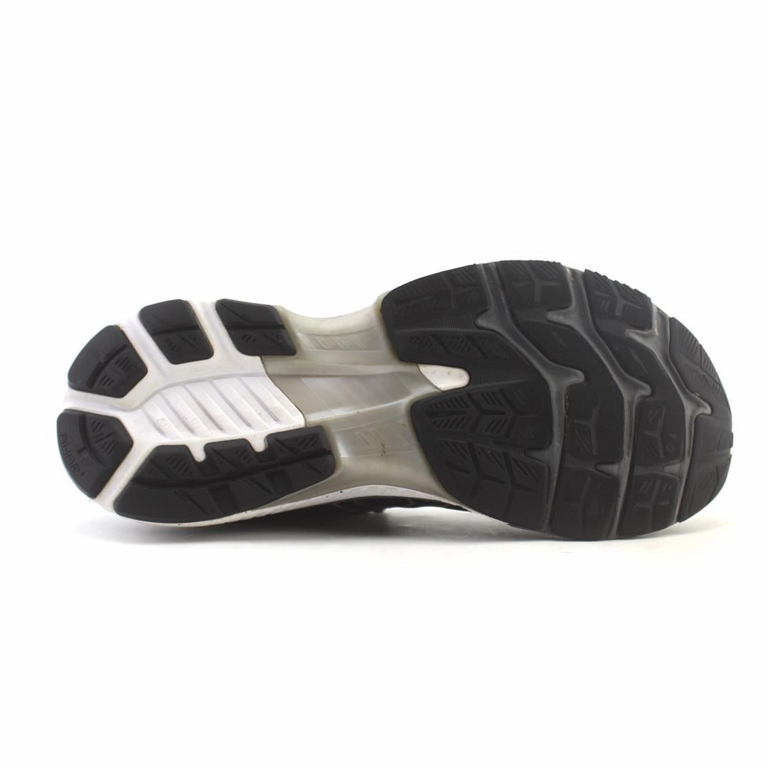ASICS GEL KAYANO 27 sporty Asics footwear images