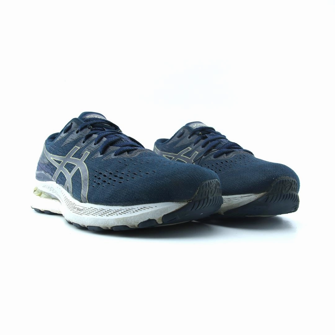 ASICS GEL KAYANO 28 lightweight athletic shoe visuals
