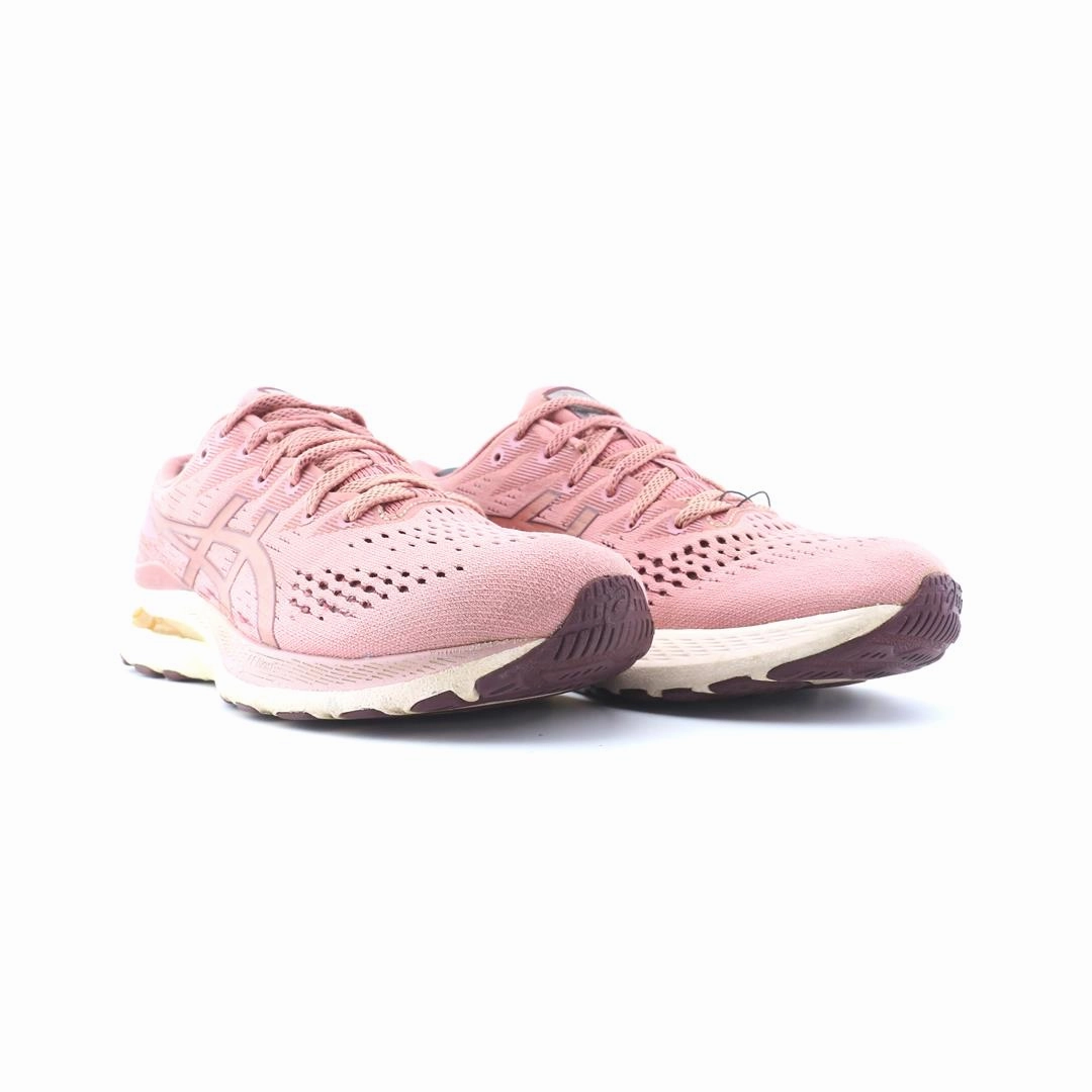 ASICS GEL-KAYANO 28 performance running shoe photos