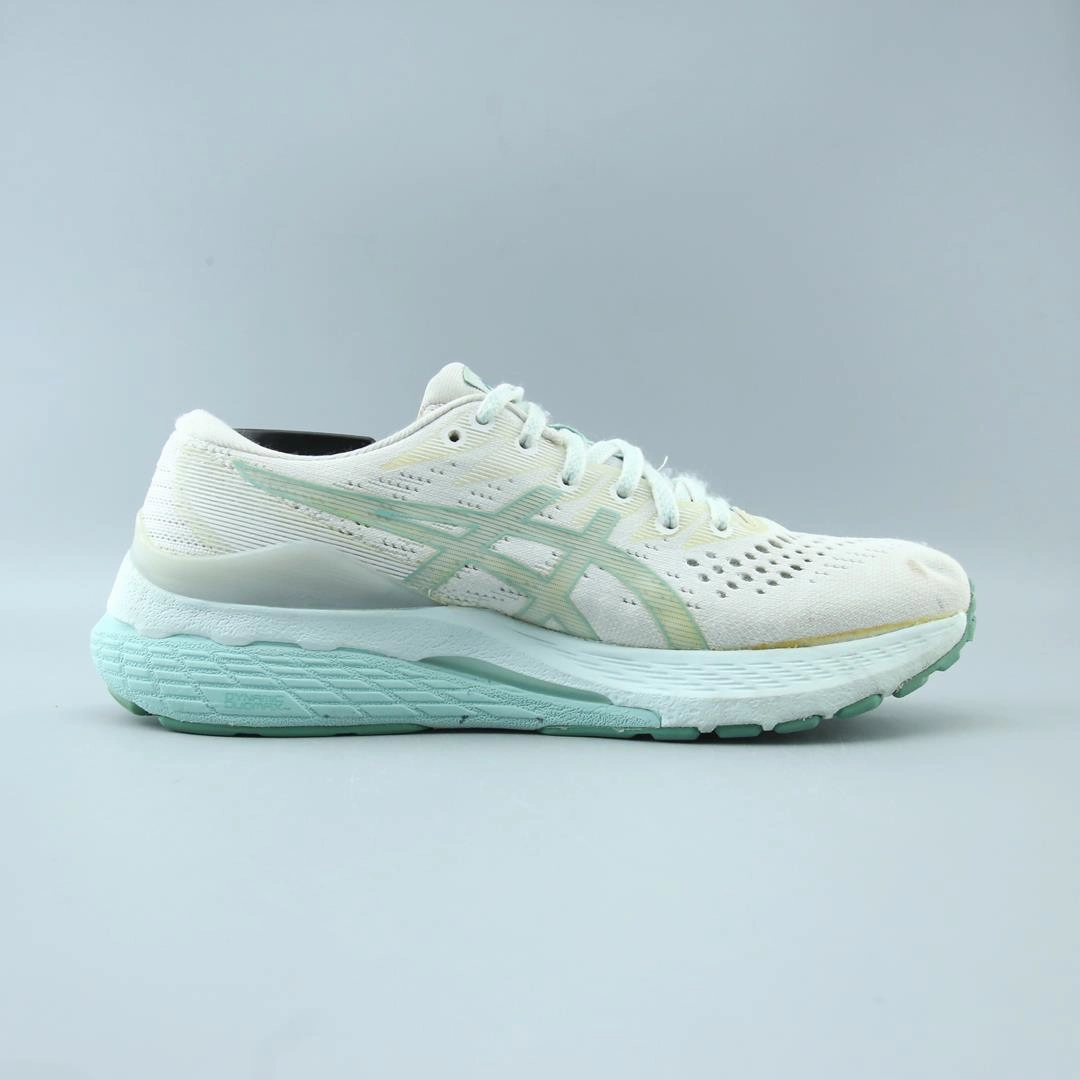 ASICS GEL-KAYANO 28 performance running shoe photos