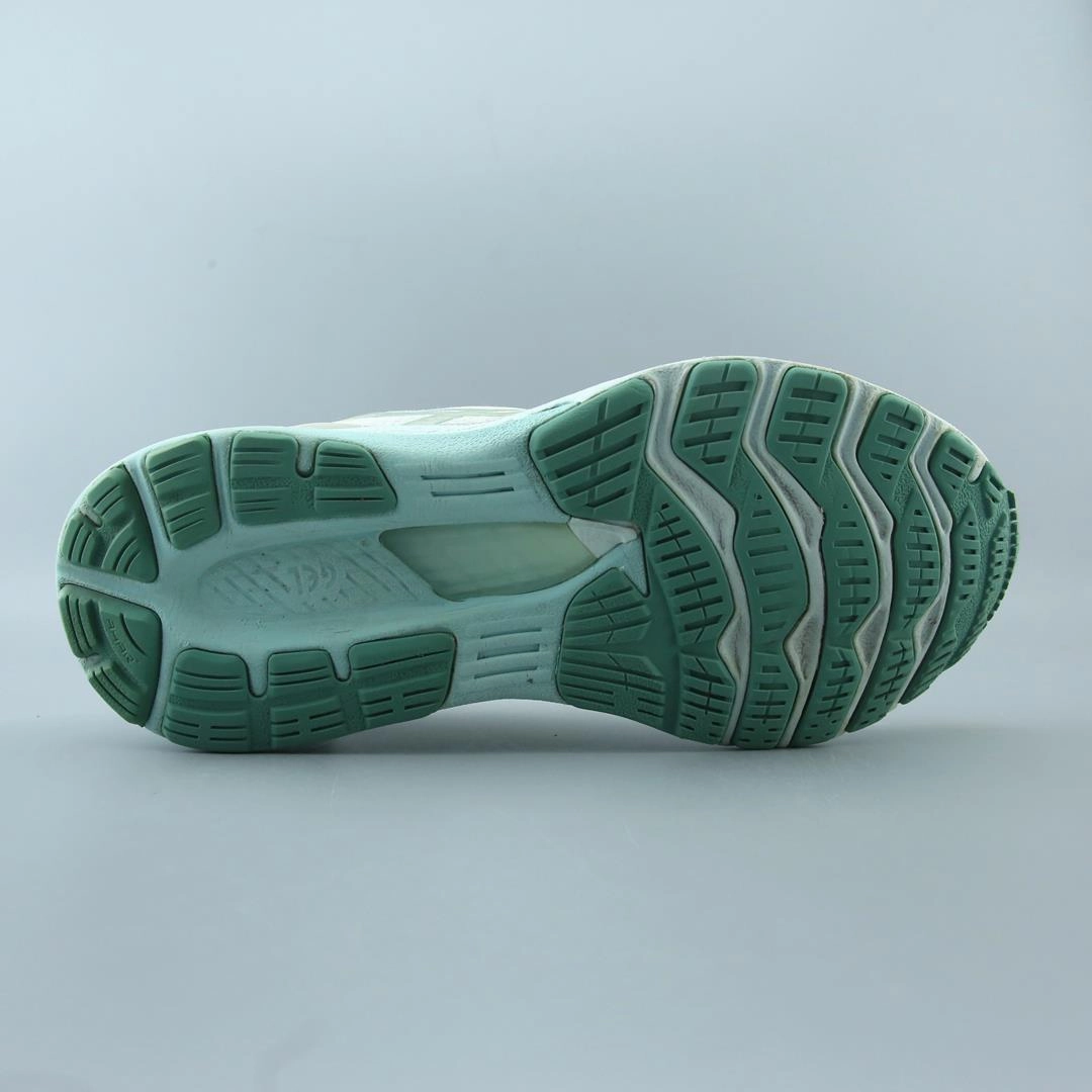 ASICS GEL-KAYANO 28 performance running shoe photos