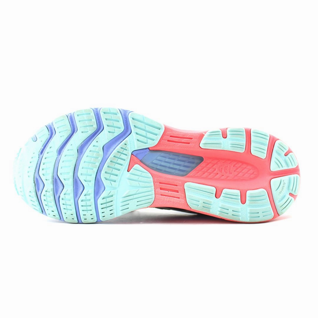ASICS GEL-KAYANO 28 sporty Asics footwear images