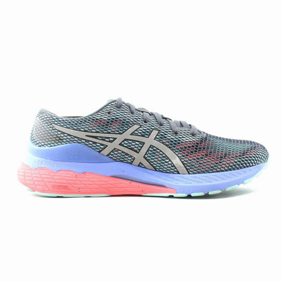ASICS GEL-KAYANO 28 sporty Asics footwear images