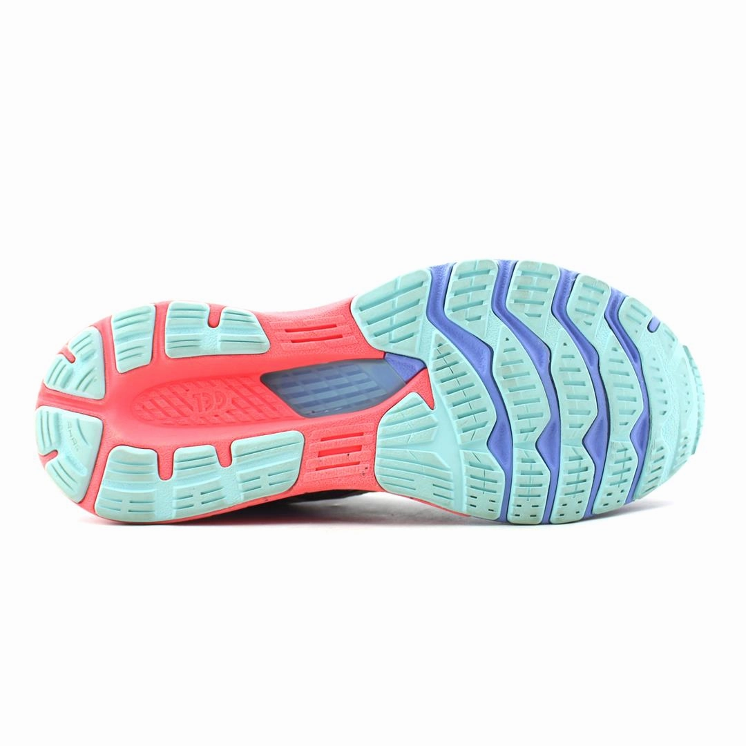 ASICS GEL-KAYANO 28 sporty Asics footwear images